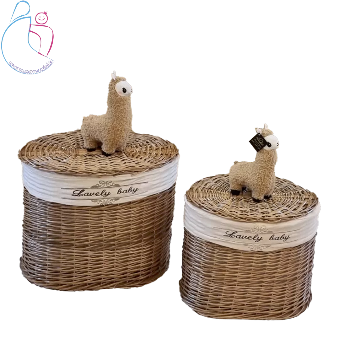 سبد اسباب بازی و لباس کودک مدل لاما با طراحی فانتزی و درب عروسکی – مناسب برای نظم‌دهی اتاق کودک