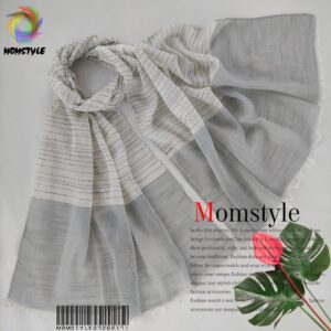 شال لنین قواره دار دارای رنگبندی مام استایل