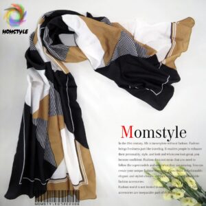 شال نخی مشکی سفید چاپی طرح مثلث مام استایل