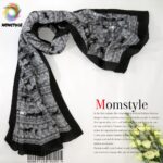 شال نخی  مشکی سفید چاپی  طرح هرمس مام استایل