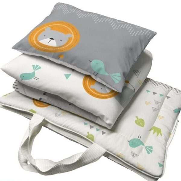 ست مسافرتی کیفی نوزاد برند مامز کیوتی مدل 3 تکه طرح گاردن فیل و زرافه مامزنینی