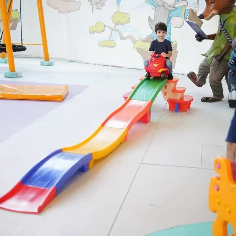 سطح شیبدار کودک بهمراه ماشین(سرسره ماشینی) مامزنینی