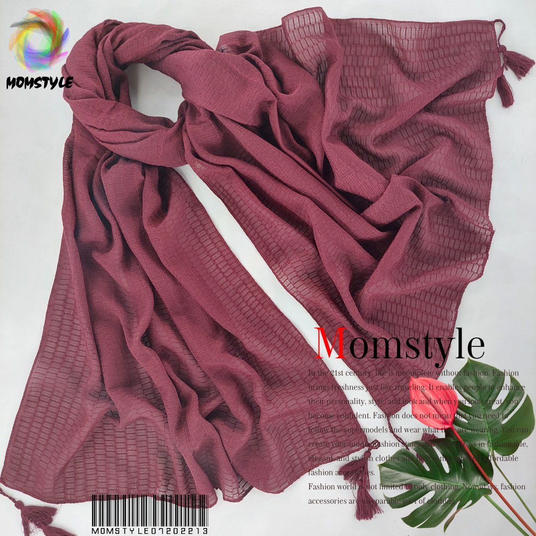 شال مجلسی  منگوله دار دارای رنگبندی مام استایل