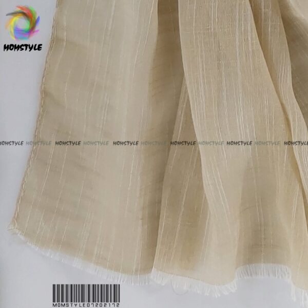 شال لنین قواره دار دارای رنگبندی مام استایل