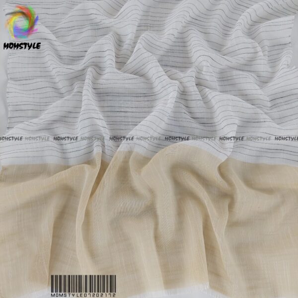 شال لنین قواره دار دارای رنگبندی مام استایل